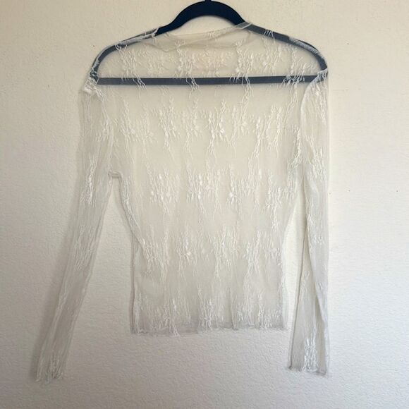 Macy’s | Cream Lace Long Sleeve Embroidered Top Size M - Picture 5 of 7